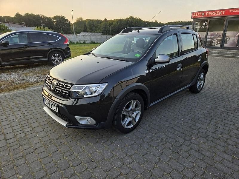 Używany Dacia Sandero Stepway 90 KM (66 kW) 2019 Czarny (metalik) Hatchback