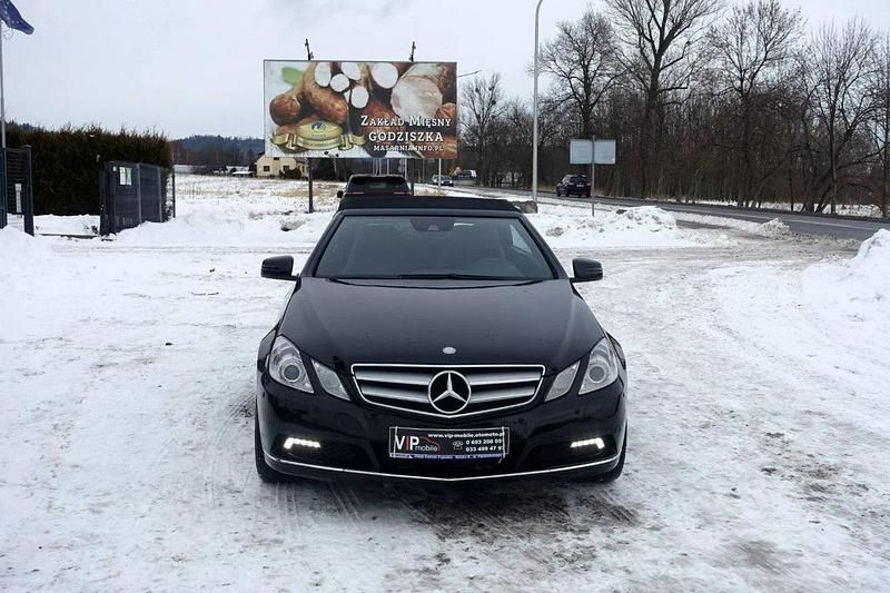 Używany Mercedes E350 292 KM (214 kW) 2010 Czarny (metalik) Kabriolet