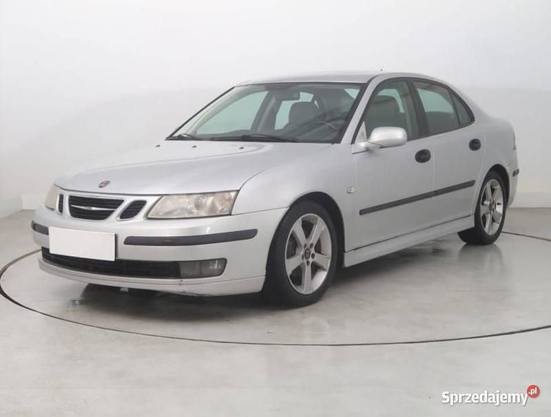 Używany Saab 9-3 2004 Srebrny Sedan/Limuzyna