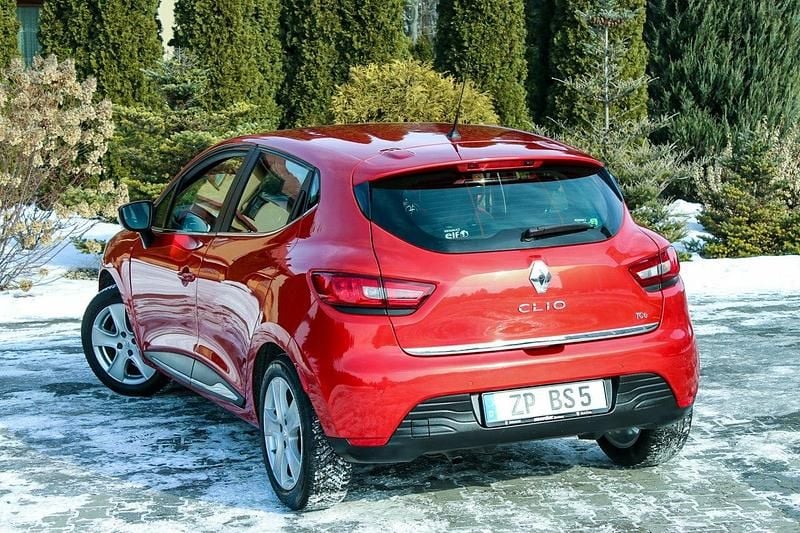 Używany Renault Clio IV 90 KM (66 kW) 2016 Inny (metalik, perła) Hatchback