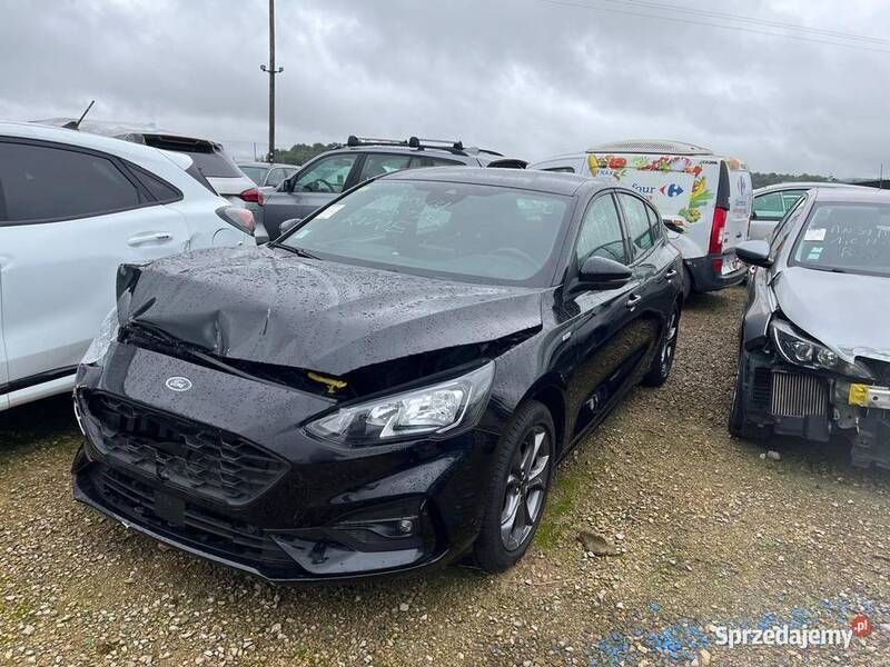 Czarny Używany 2021 Ford Focus ST-Line Hatchback | 32 700 zł - Obraz 1/4