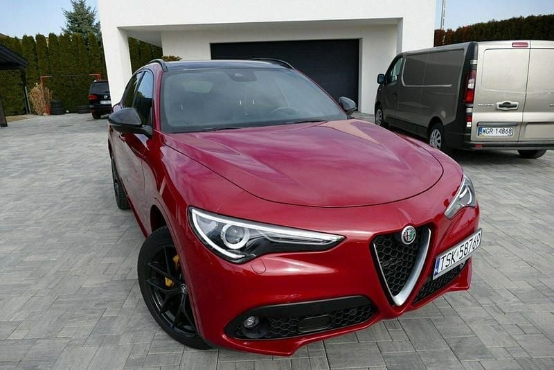 Używany Alfa Romeo Stelvio Ti 280 KM (205 kW) 2021 Czerwony ciemny (metalik, perła) SUV