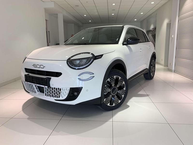 Lakier pastelowy biały gelato Nowe 2025 Fiat 600 La Prima Hatchback | 113 622 zł - Obraz 1/4