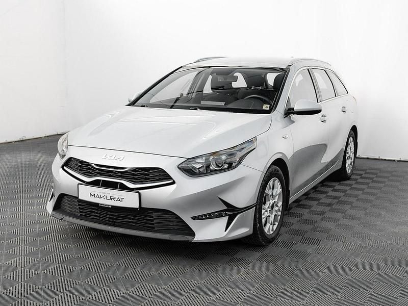Używany Kia Ceed 160 KM (117 kW) 2022 Srebrny Hatchback