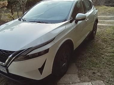 Biały Używany 2022 Nissan Qashqai SUV | 92 500 zł (Dobra cena) - Obraz 1/4