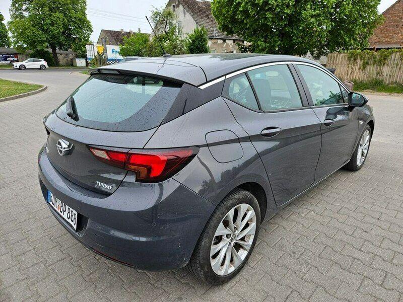 Używany Opel Astra 125 KM (91 kW) 2016 Czarny (metalik) Sedan/Limuzyna