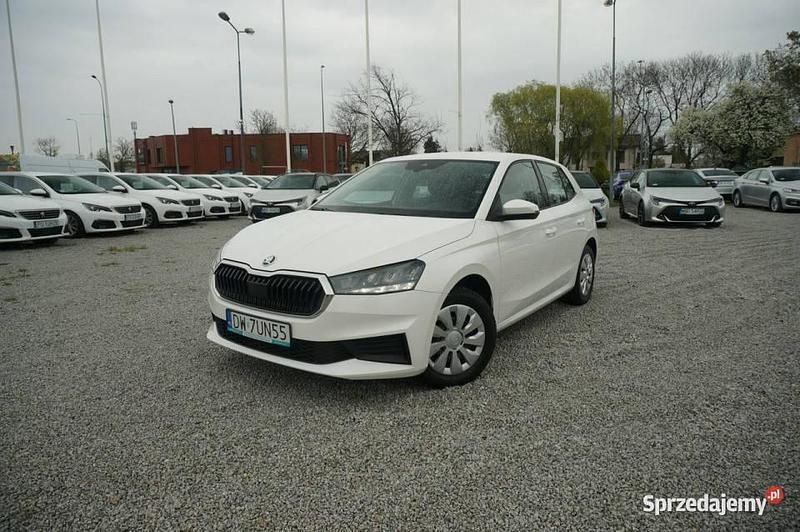 Biały Używany 2022 Skoda Fabia Active Hatchback | 42 400 zł (Uczciwa cena) - Obraz 1/4