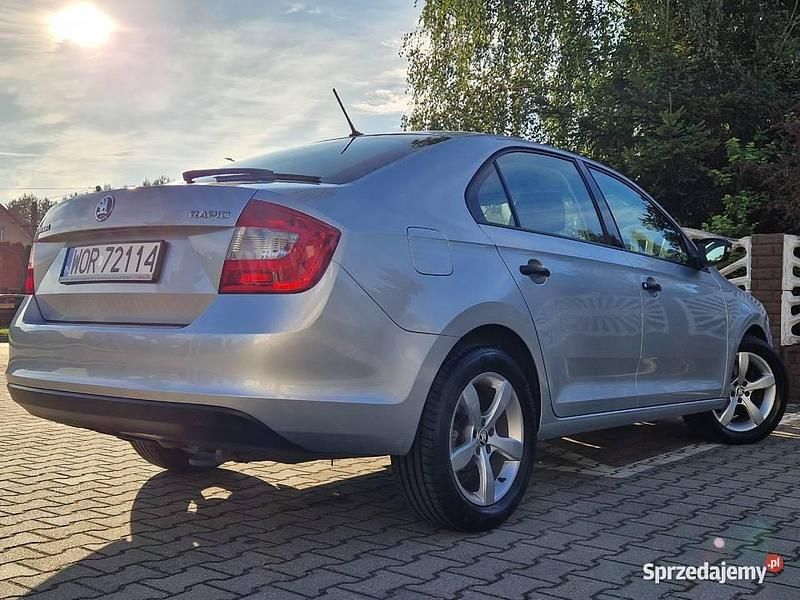 Srebrny Używany 2016 Skoda Rapid Active Sedan/Limuzyna | 28 000 zł (Dość drogi) - Obraz 1/4
