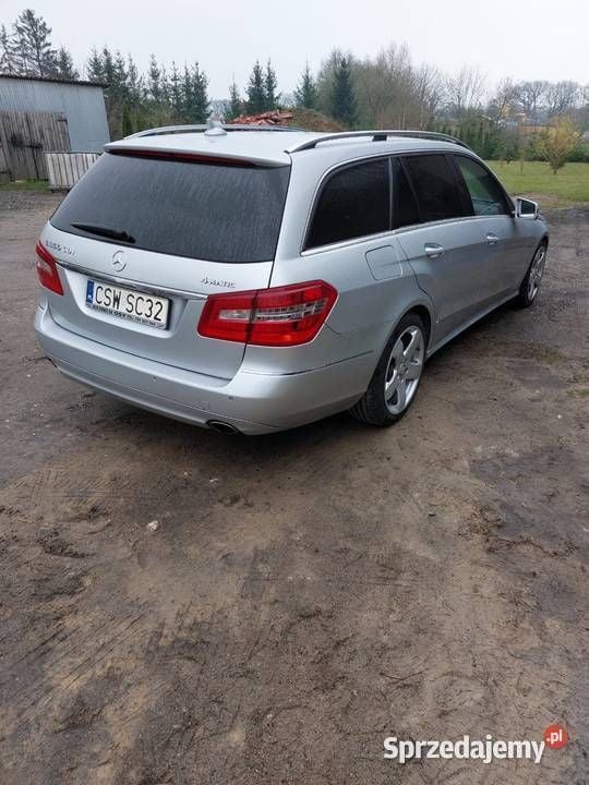 Używany Mercedes E350 231 KM (169 kW) 2010 Srebrny Sedan/Limuzyna