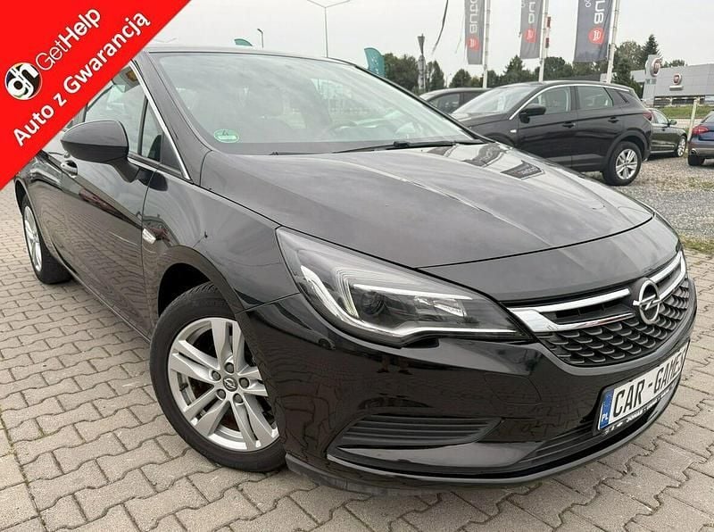 Czarny Używany 2017 Opel Astra Hatchback | 32 900 zł (Uczciwa cena) - Obraz 1/4