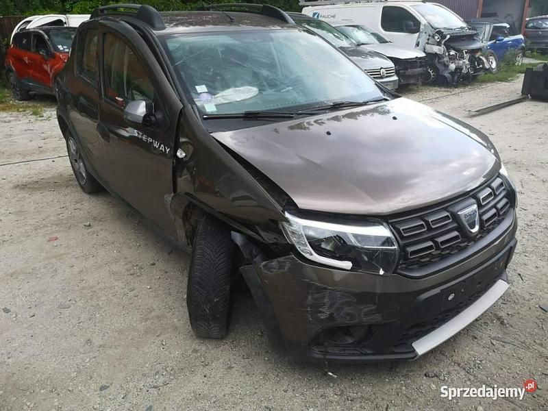 Brązowy Używany 2017 Dacia Sandero Stepway Hatchback | 11 900 zł - Obraz 1/4