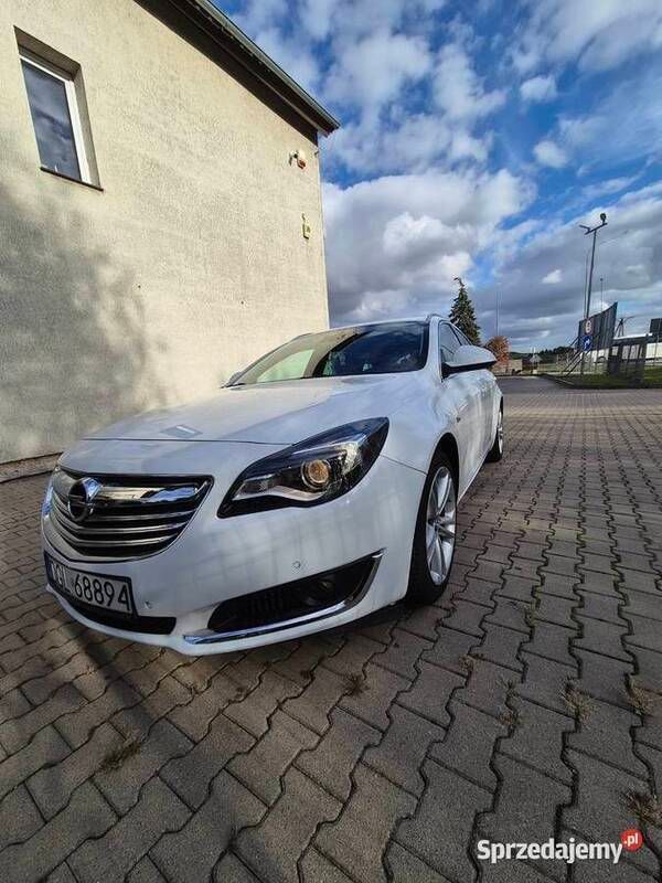 Biały Używany 2015 Opel Insignia Kombi | 35 900 zł (Dobra cena) - Obraz 1/4
