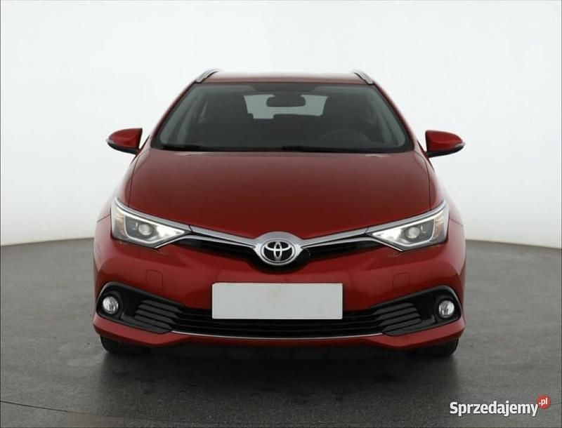 Czerwony Używany 2016 Toyota Auris Kombi | 47 999 zł (Uczciwa cena) - Obraz 1/4