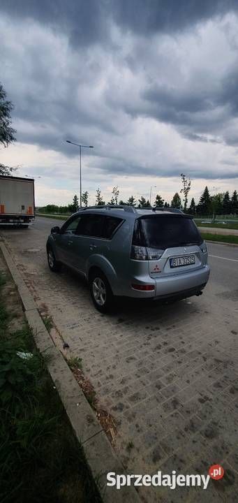 Używany Mitsubishi Outlander 140 KM (102 kW) 2008 Srebrny SUV