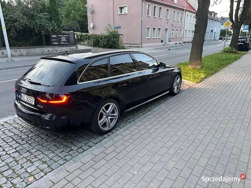 Czarny Używany 2013 Audi A4 S-Line Kombi | 42 500 zł (Uczciwa cena) - Obraz 1/4
