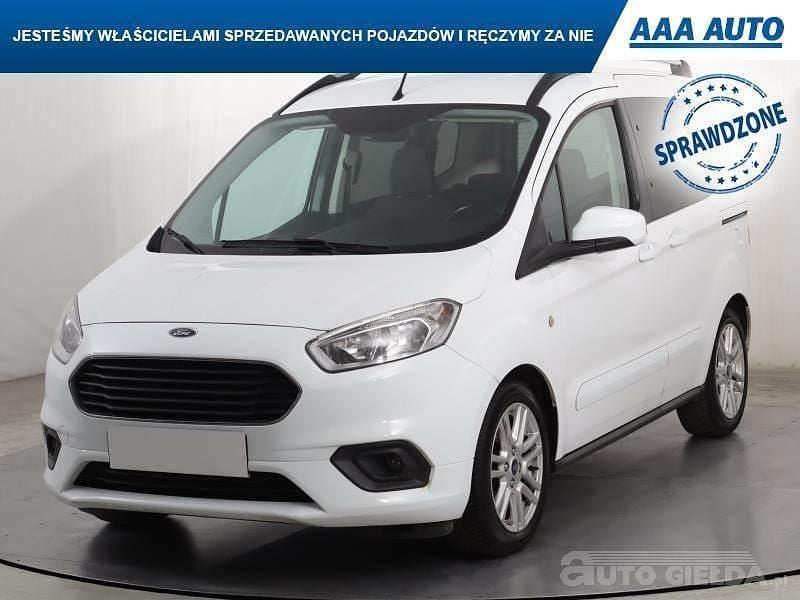 Używany Ford Tourneo Courier 2018 Biały Minivan