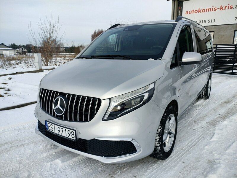 Srebrny (metalik) Używany 2016 Mercedes Vito Minivan | 121 999 zł - Obraz 1/4