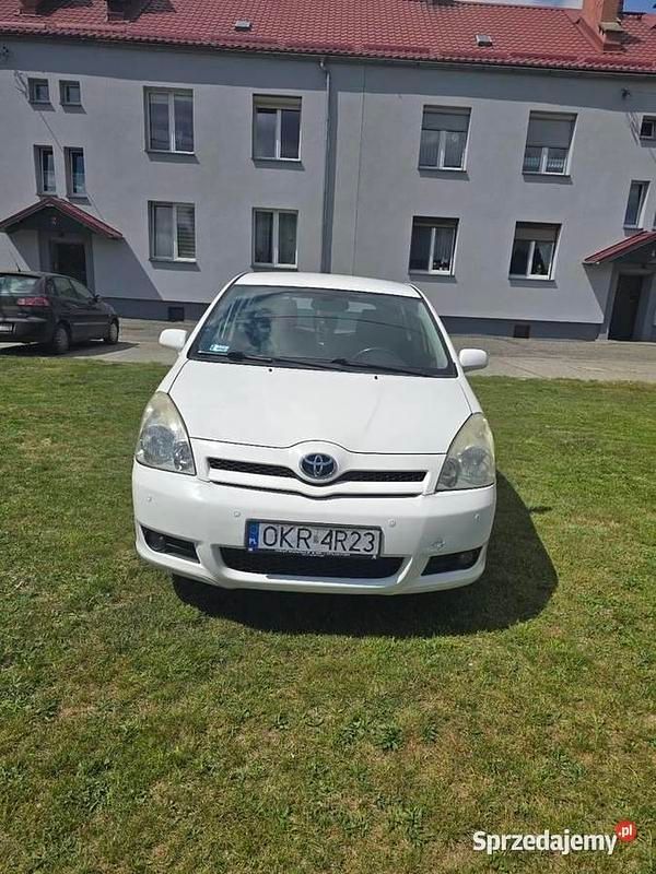 Biały Używany 2005 Toyota Corolla Verso Minivan | 9800 zł (Uczciwa cena) - Obraz 1/4