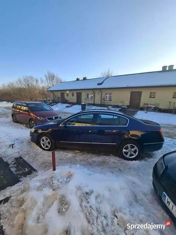 Granatowy Używany 2005 VW Passat Sedan/Limuzyna | 11 900 zł (Dość drogi) - Obraz 1/4