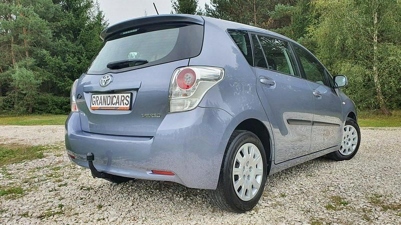 Używany Toyota Verso 147 KM (108 kW) 2009 Niebieski Minivan