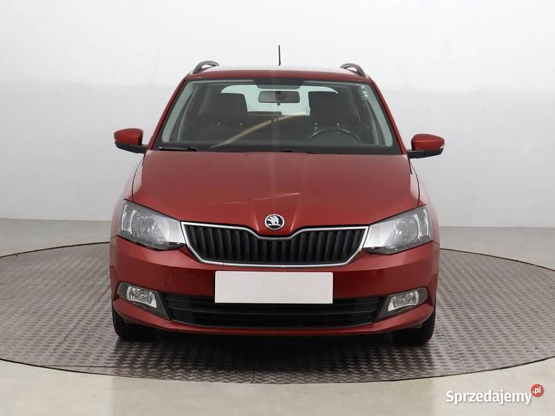 Używany Skoda Fabia 2015 Czerwony Kombi