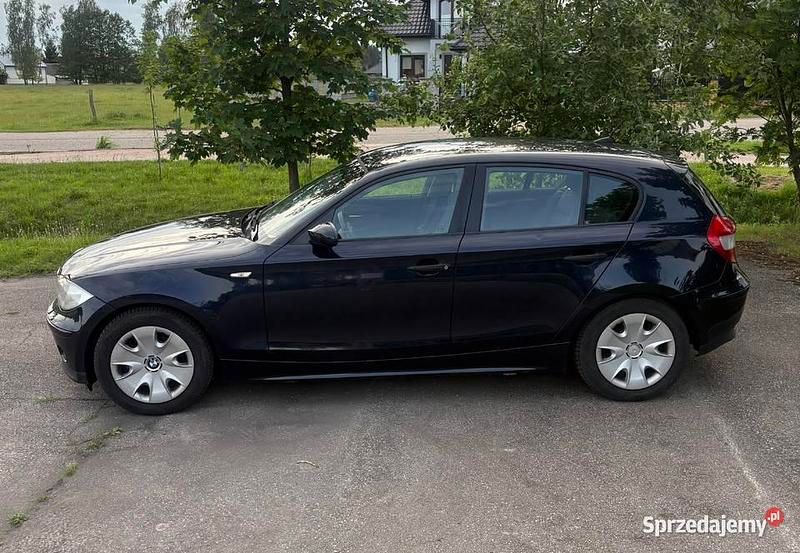 Granatowy Używany 2005 BMW 116 Hatchback | 12 500 zł (Uczciwa cena) - Obraz 1/3