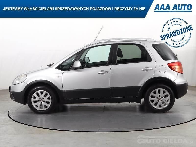Używany Fiat Sedici 120 KM (88 kW) 2011 Srebrny SUV