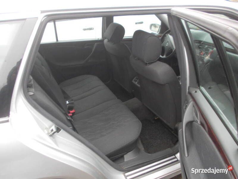Używany Mercedes E220 2001