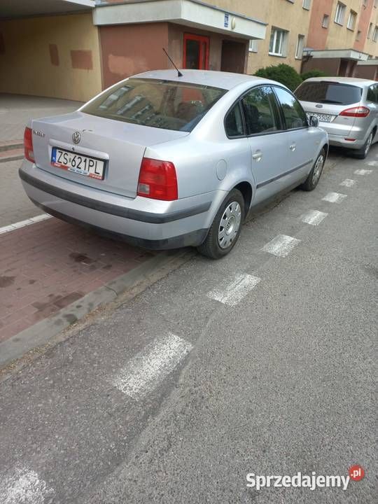 Srebrny Używany 1999 VW Passat Sedan/Limuzyna | 3400 zł (Uczciwa cena) - Obraz 1/3