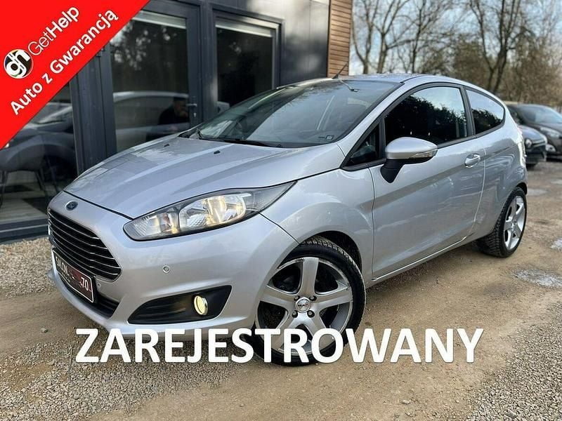 Używany Ford Fiesta 75 KM (55 kW) 2014 Srebrny Hatchback