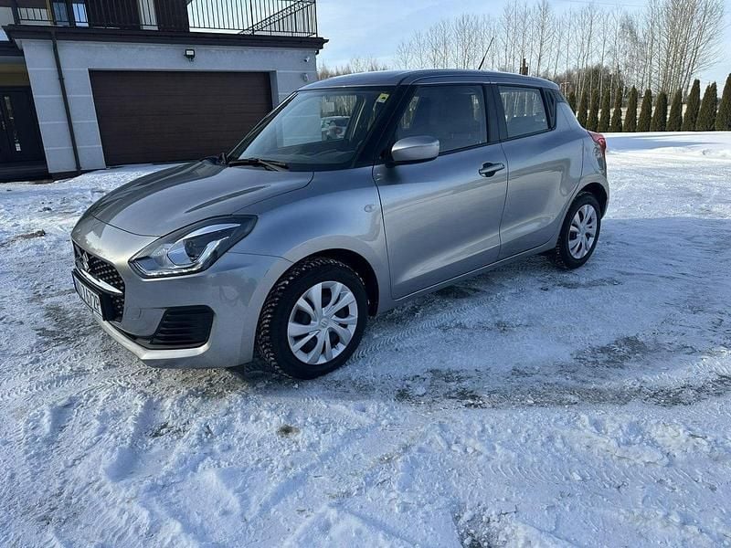 Używany Suzuki Swift 83 KM (61 kW) 2021 Srebrny Hatchback