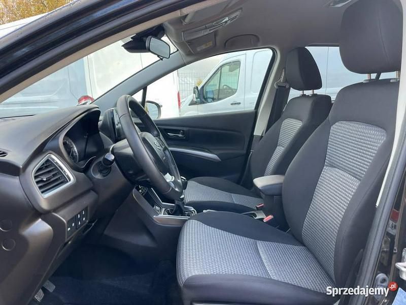 Używany Suzuki SX4 129 KM (94 kW) 2023 Czarny Sedan/Limuzyna