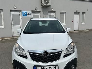 Biały Używany 2014 Opel Mokka SUV | 40 500 zł (Uczciwa cena) - Obraz 1/4