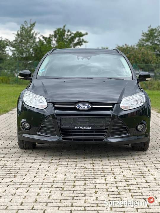 Czarny Używany 2011 Ford Focus Kombi | 17 000 zł (Uczciwa cena) - Obraz 1/4
