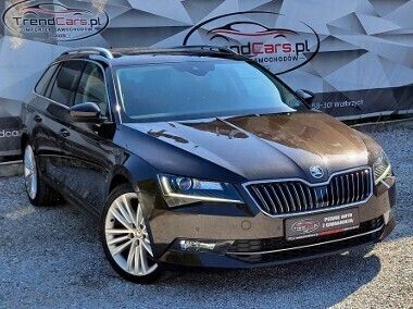 Brązowy Używany 2016 Skoda Superb Kombi | 75 990 zł (Dość drogi) - Obraz 1/4