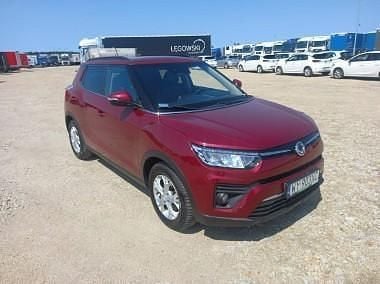 Bordowy Używany 2022 Ssangyong Tivoli SUV | 41 574 zł (Super Cena) - Obraz 1/4