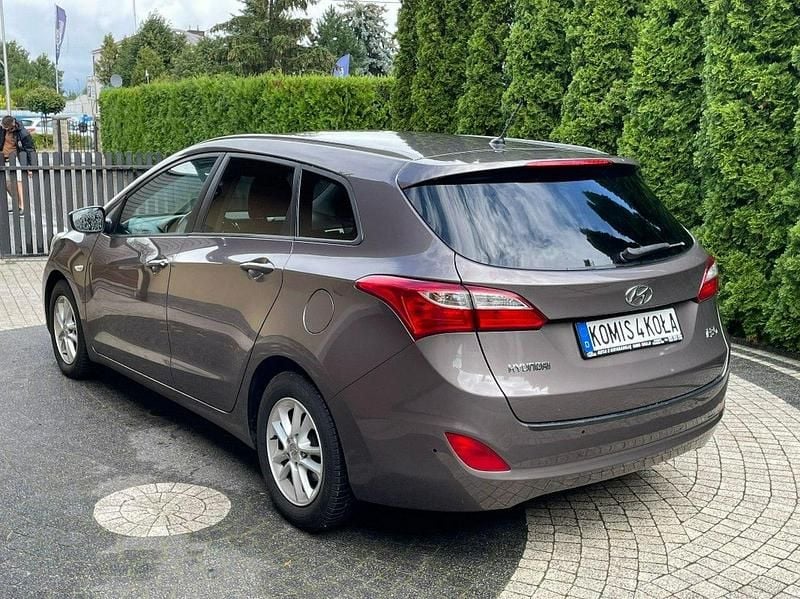 Używany Hyundai i30 100 KM (73 kW) 2013 Inny (metalik) Kombi