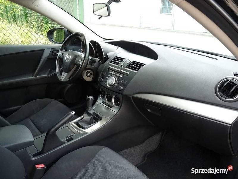 Używany Mazda 3 105 KM (77 kW) 2009 Czarny Hatchback