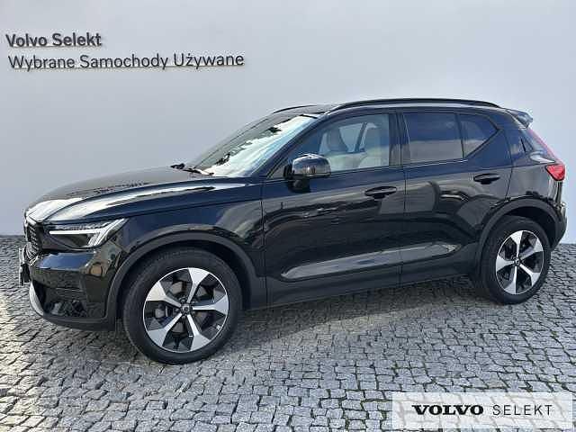 Czarny Używany 2025 Volvo XC40 SUV | 189 900 zł (Drogi) - Obraz 1/3
