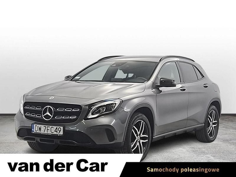 Szary Używany 2019 Mercedes GLA180 Style SUV | 89 900 zł - Obraz 1/4