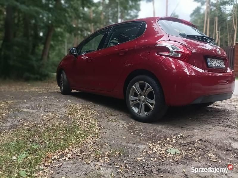 Używany Peugeot 208 Allure 2012 Czerwony Hatchback