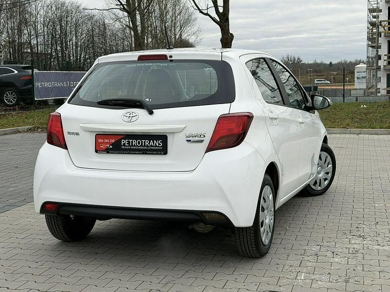 Używany Toyota Yaris 70 KM (51 kW) 2016 Biały Hatchback