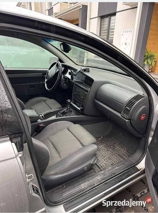 Używany Opel Omega 2003 Srebrny Kombi