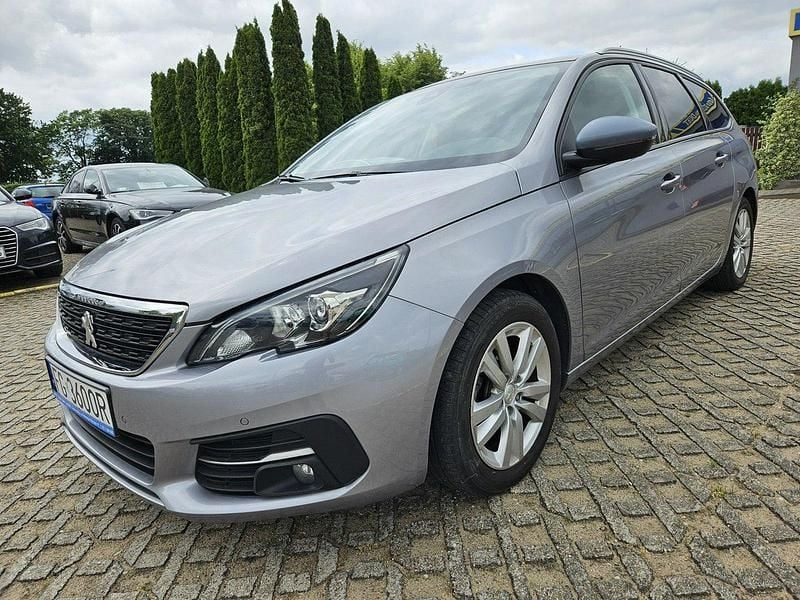 Używany Peugeot 308 SW 110 KM (80 kW) 2019 Szary (metalik) Kombi