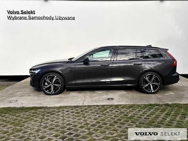 Używany Volvo V60 349 KM (256 kW) 2025 Szary Kombi