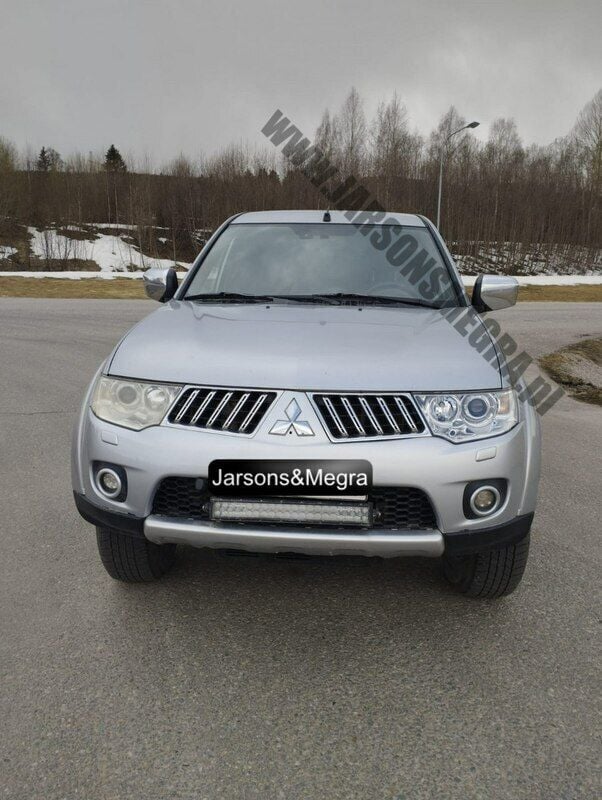 Szary Używany 2010 Mitsubishi L200 Pickup | 29 000 zł - Obraz 1/4