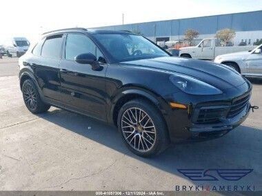 Inny kolor Używany 2021 Porsche Cayenne SUV | 182 200 zł - Obraz 1/3