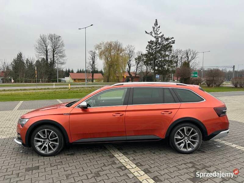 Pomarańczowy Używany 2020 Skoda Superb Kombi | 106 000 zł (Drogi) - Obraz 1/4