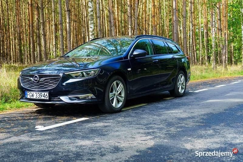 Granatowy Używany 2020 Opel Insignia Kombi | 48 900 zł (Uczciwa cena) - Obraz 1/4
