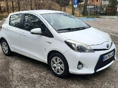 Biały Używany 2013 Toyota Yaris Hybrid Hatchback | 34 900 zł (Dość drogi) - Obraz 1/4